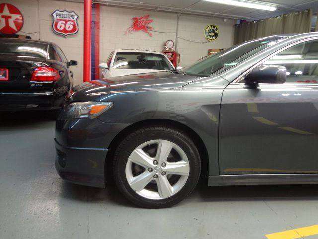 2011 Toyota Camry SE 4dr Sedan 6A